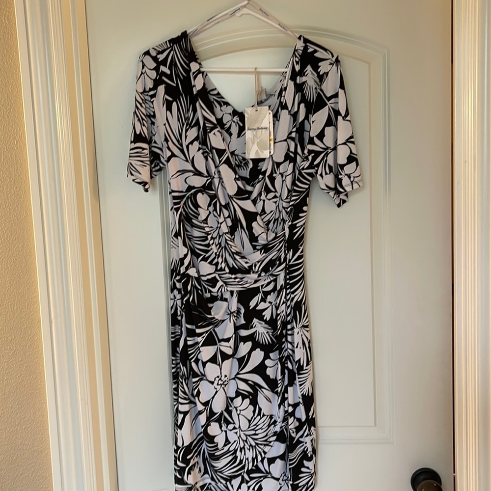 Tommy Bahama-Black and white flowers with a tropical feel